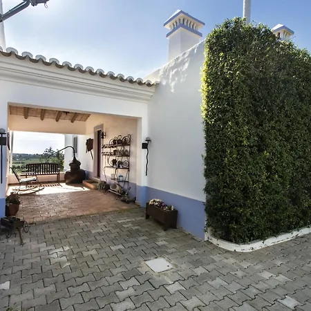 Quinta Dos Medronheiros Дом отдыха *